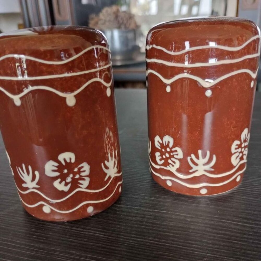 Vintage Brown Glaze Ceramic Salt And Pepper Shakers with Floral Pattern, 70s era